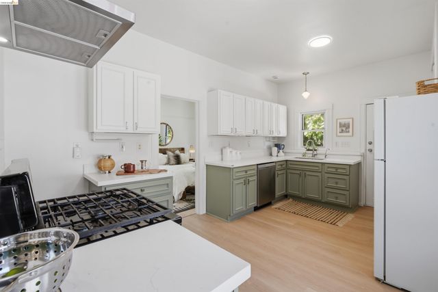 961-963 37th Street, Oakland, CA 94608