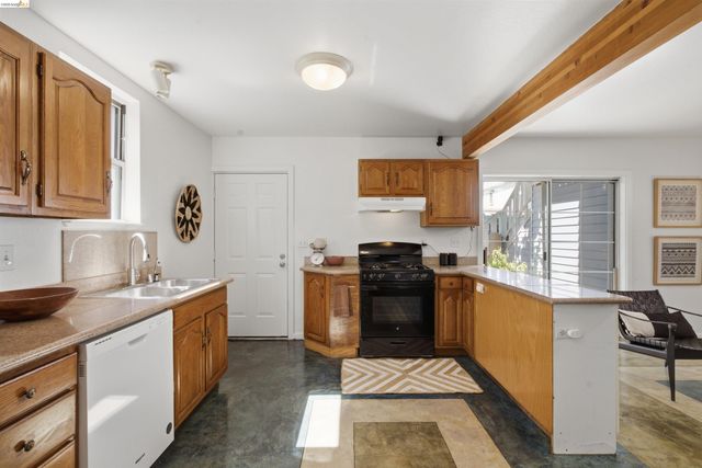 961-963 37th Street, Oakland, CA 94608
