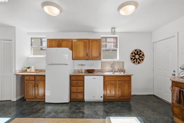 961-963 37th Street, Oakland, CA 94608