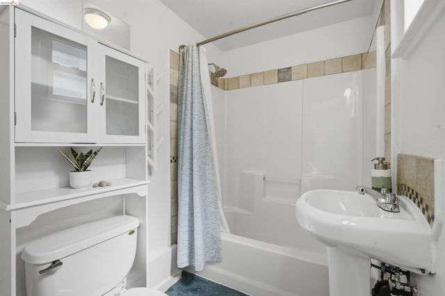 961-963 37th Street, Oakland, CA 94608