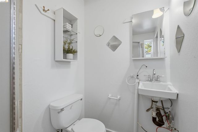 961-963 37th Street, Oakland, CA 94608