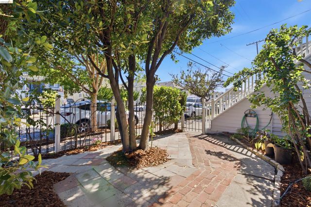 961-963 37th Street, Oakland, CA 94608
