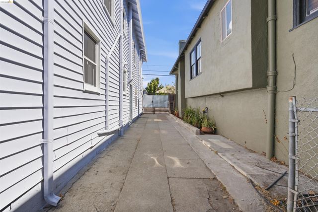 961-963 37th Street, Oakland, CA 94608