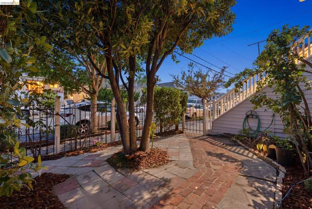 961-963 37th Street, Oakland, CA 94608