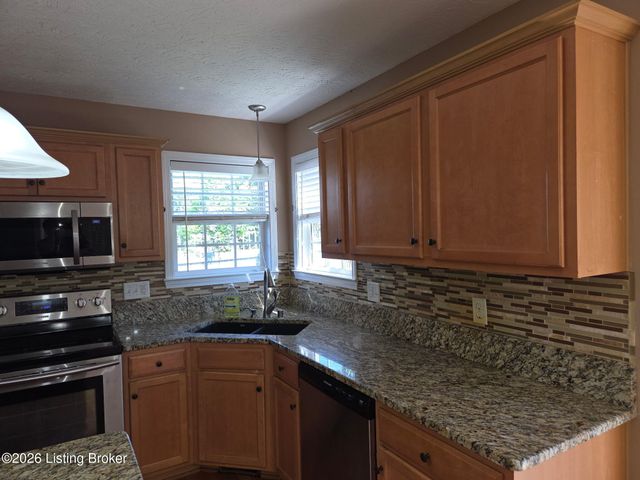 2517 Kensington Way, Elizabethtown, KY 42701