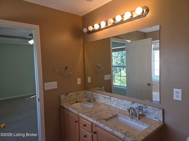 2517 Kensington Way, Elizabethtown, KY 42701