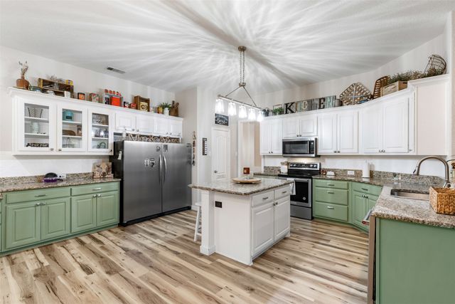 4404 Cluster Oak Court, Granbury, TX 76049