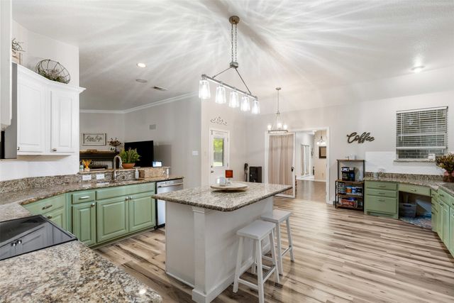 4404 Cluster Oak Court, Granbury, TX 76049