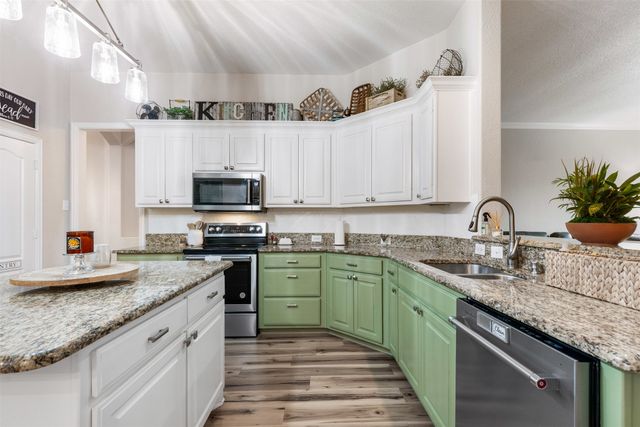 4404 Cluster Oak Court, Granbury, TX 76049