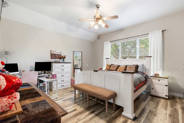 4404 Cluster Oak Court, Granbury, TX 76049