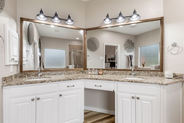 4404 Cluster Oak Court, Granbury, TX 76049