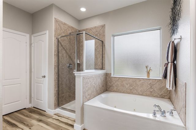 4404 Cluster Oak Court, Granbury, TX 76049