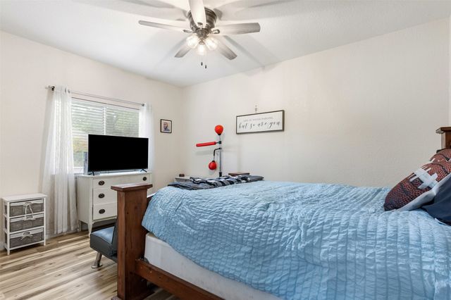 4404 Cluster Oak Court, Granbury, TX 76049