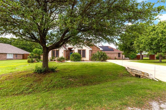 4404 Cluster Oak Court, Granbury, TX 76049