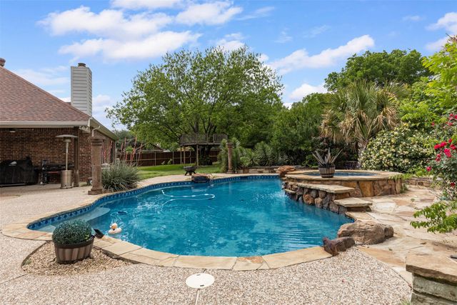 4404 Cluster Oak Court, Granbury, TX 76049