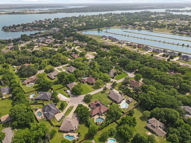 4404 Cluster Oak Court, Granbury, TX 76049