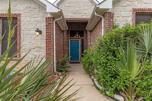 4404 Cluster Oak Court, Granbury, TX 76049