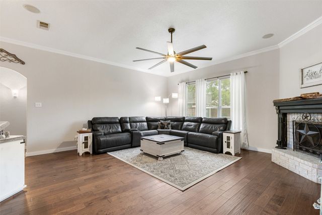 4404 Cluster Oak Court, Granbury, TX 76049