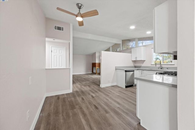 7941 7941 Andora Way, Sacramento, CA 95824