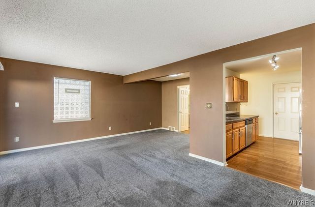 319 King Peterson Road, Buffalo, NY 14204