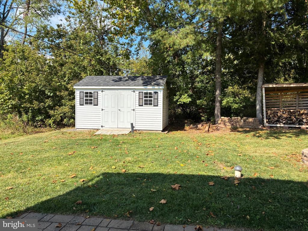 55 SUNSET RD, Royersford, PA 19468