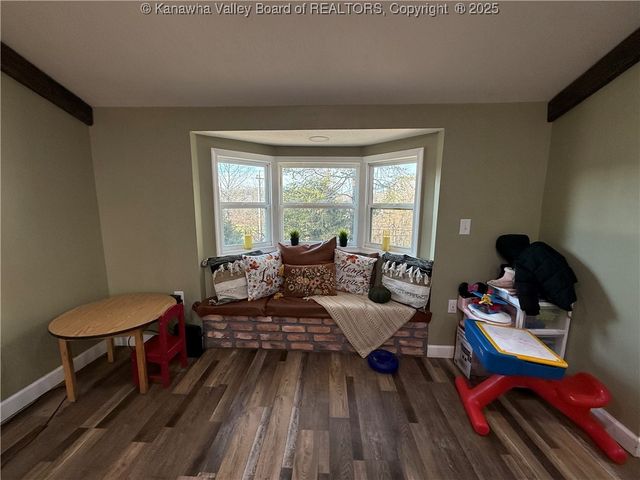 7904 Sissonville Drive, Sissonville, WV 25320