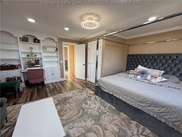 7904 Sissonville Drive, Sissonville, WV 25320