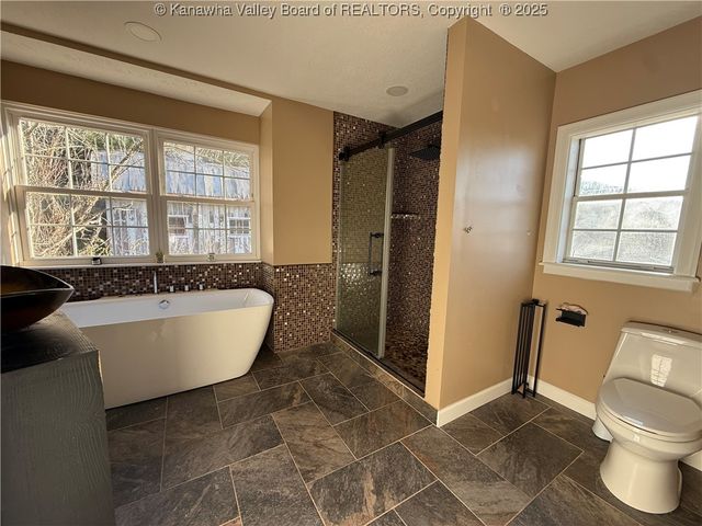 7904 Sissonville Drive, Sissonville, WV 25320