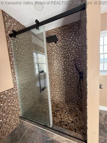 7904 Sissonville Drive, Sissonville, WV 25320