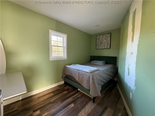 7904 Sissonville Drive, Sissonville, WV 25320