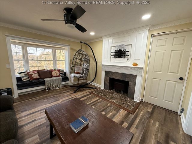 7904 Sissonville Drive, Sissonville, WV 25320