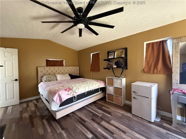 7904 Sissonville Drive, Sissonville, WV 25320