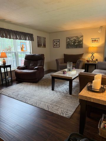 8 Sir Lancelot Drive, Exeter, NH 03833