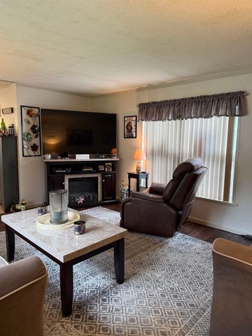 8 Sir Lancelot Drive, Exeter, NH 03833