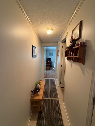 8 Sir Lancelot Drive, Exeter, NH 03833