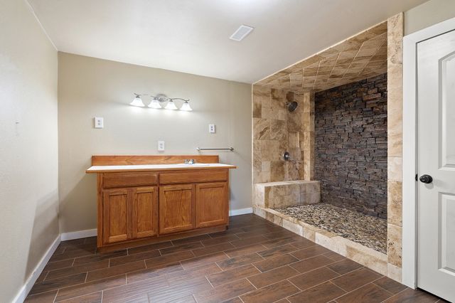 138 Slate Rock Road, Ennis, TX 75119