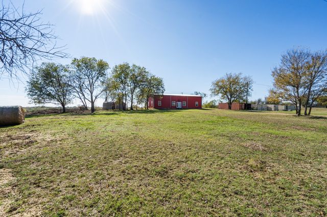 138 Slate Rock Road, Ennis, TX 75119