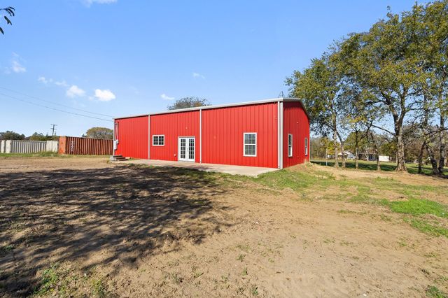 138 Slate Rock Road, Ennis, TX 75119