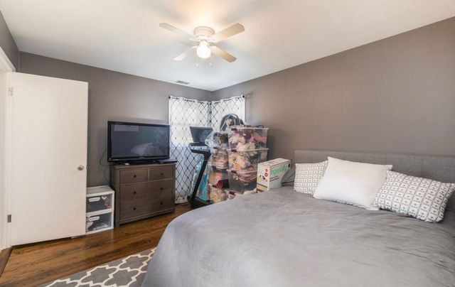 8735 N Wisner Street 2, Niles, IL 60714