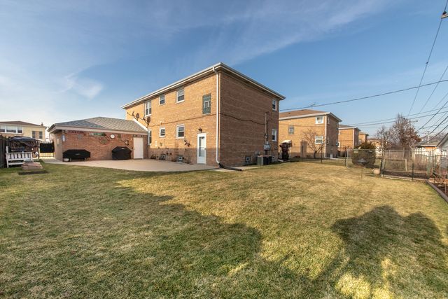 8735 N Wisner Street 2, Niles, IL 60714