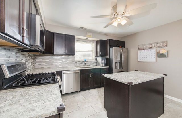 8735 N Wisner Street 2, Niles, IL 60714