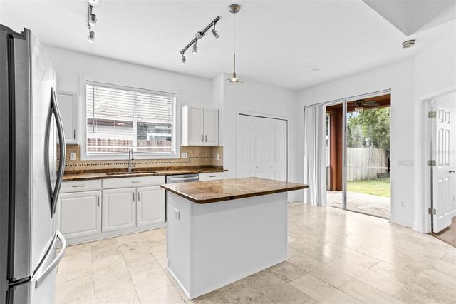 18120 PALM BREEZE DRIVE, Tampa, FL 33647