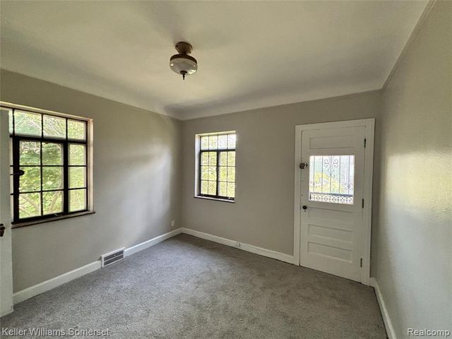 2943 Leslie Street, Detroit, MI 48238