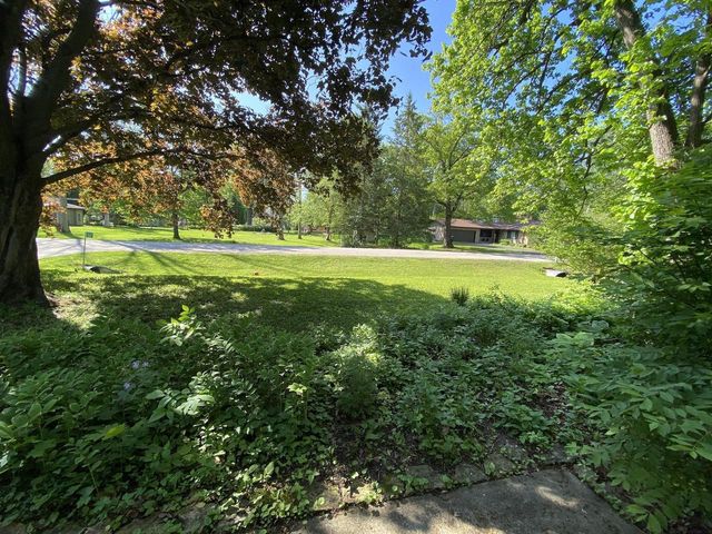 2627 OAKCREST DRIVE, Neenah, WI 54956