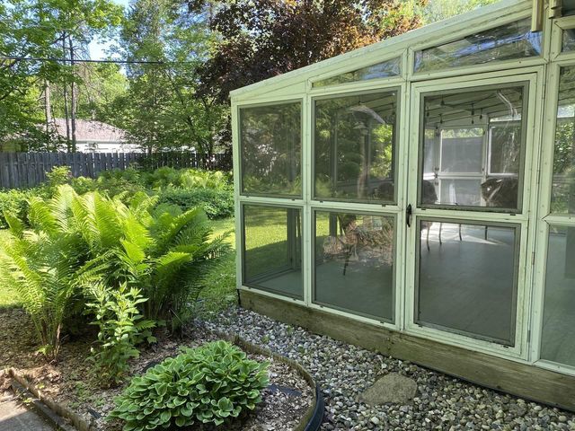 2627 OAKCREST DRIVE, Neenah, WI 54956