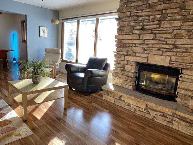 2627 OAKCREST DRIVE, Neenah, WI 54956