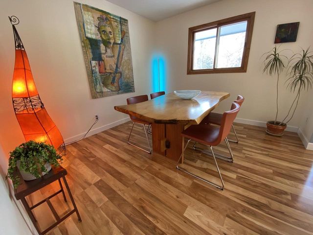 2627 OAKCREST DRIVE, Neenah, WI 54956