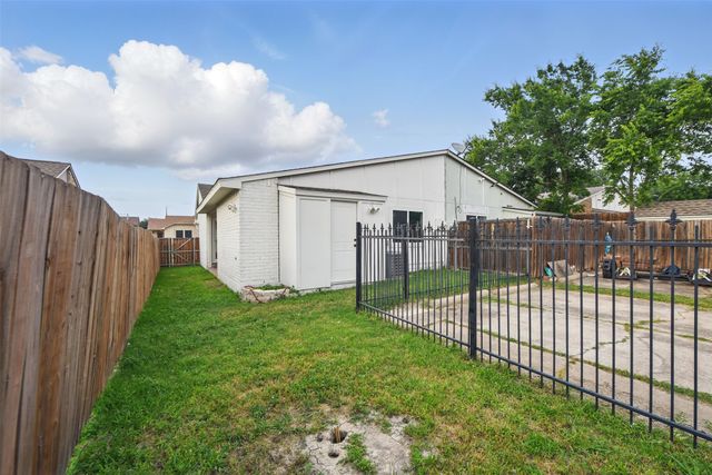 6037 Mcafee Drive, The Colony, TX 75056