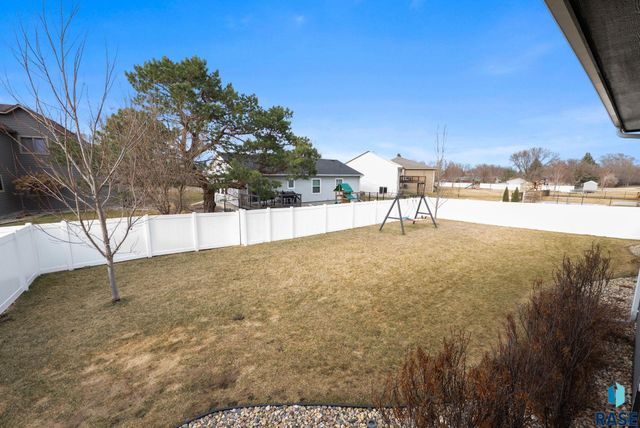 104 E Birchwood Dr Drive, Brandon, SD 57005