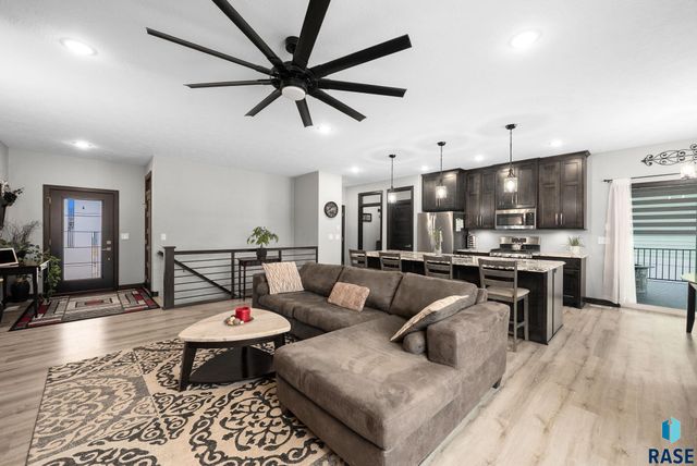 104 E Birchwood Dr Drive, Brandon, SD 57005